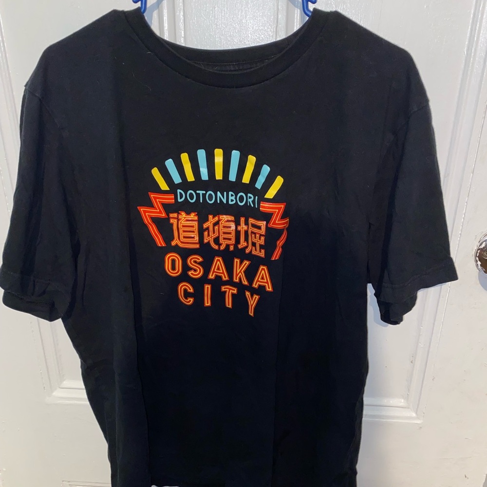 UT Uniqlo neon tshirt Black